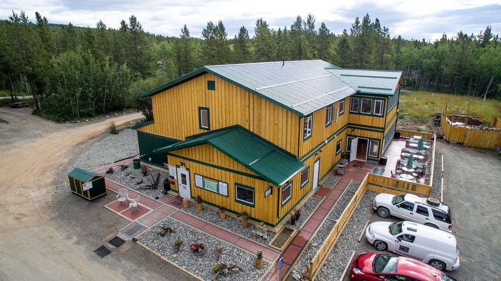 Hot Springs Campground & Hostel Upper Laberge Exterior photo